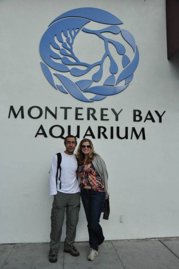 Chegando ao famoso Aquário de Monterey, no litoral da Califórnia, nos Estados Unidos